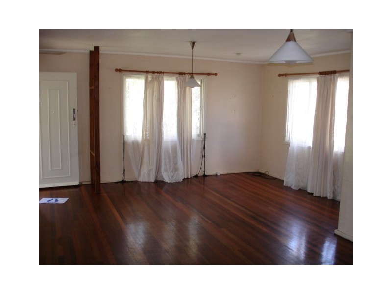 10 Douglas Street, Woodridge QLD 4114