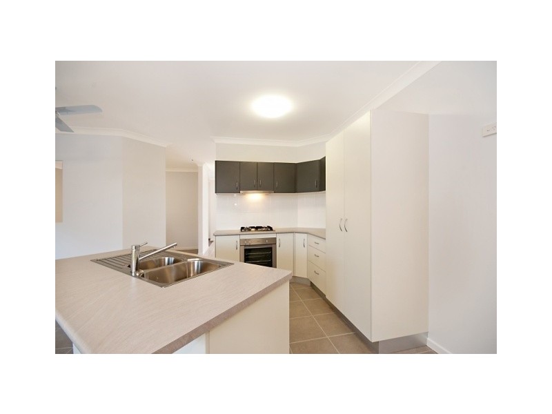 15 Applegum Ave, Mount Low QLD 4818