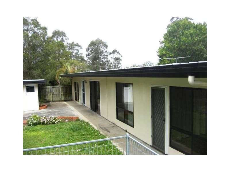 8 Osborne Court, Loganholme QLD 4129