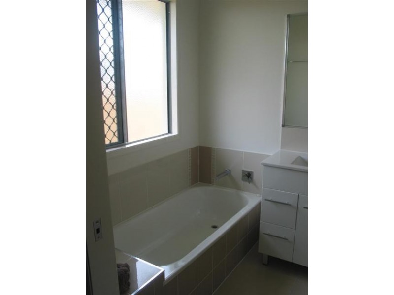 5 Summergold St, Mount Low QLD 4818