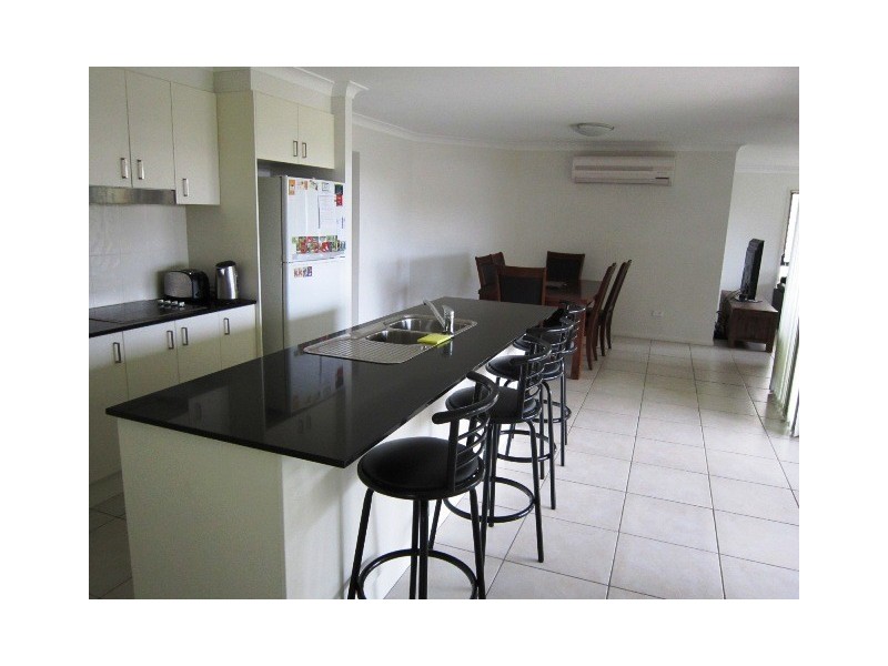 41 Lakes Entrance Drive, Springfield Lakes QLD 4300