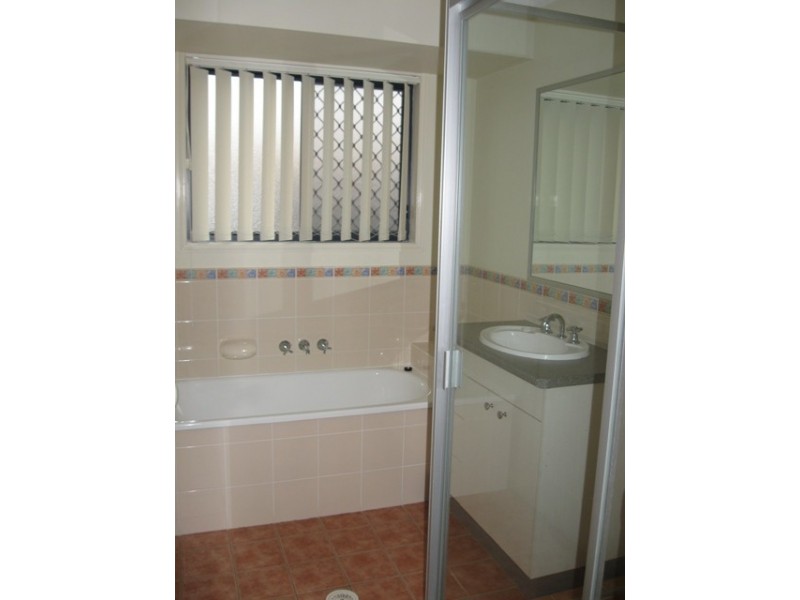 5 Daniella Drive, Marsden QLD 4132