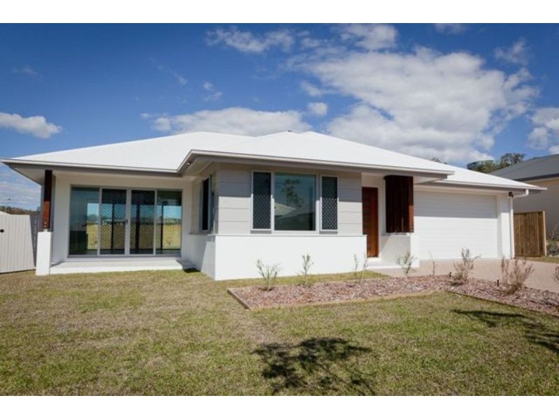 10 Pincer Court, Bushland Beach QLD 4818