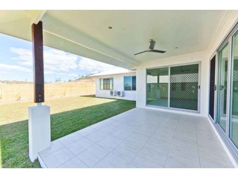 10 Pincer Court, Bushland Beach QLD 4818