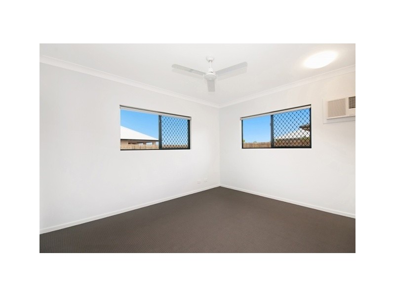 15 Applegum Ave, Mount Low QLD 4818