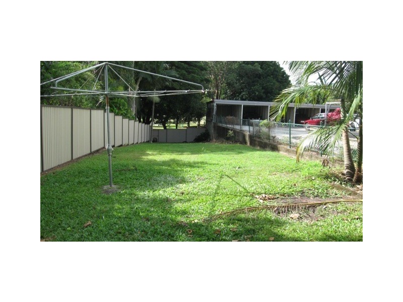 16 Glena St, Fairfield QLD 4103