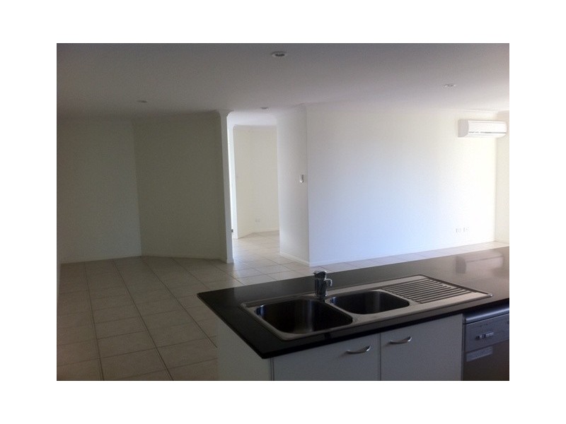 10 Jene Court, Flinders View QLD 4305