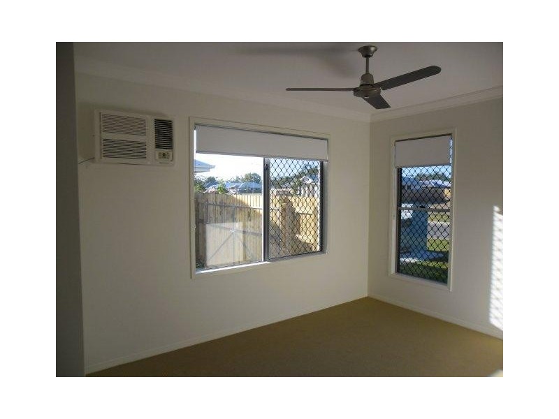 9 Nova Street, Mount Low QLD 4818