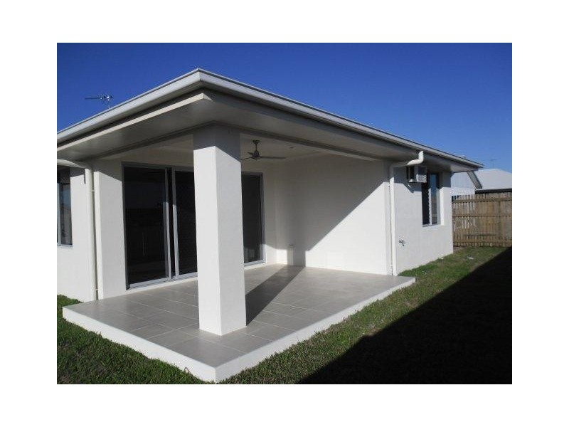 9 Nova Street, Mount Low QLD 4818