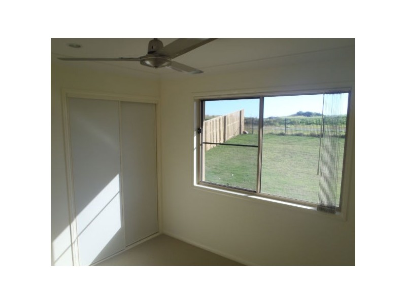 52 Schooner Ave, Shoal Point QLD 4750