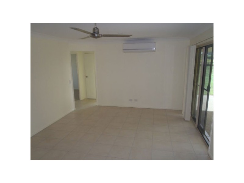 52 Schooner Ave, Shoal Point QLD 4750