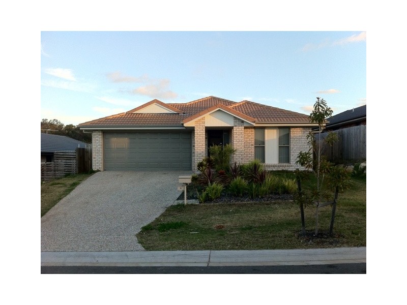 8 Oakvale Avenue, Holmview QLD 4207
