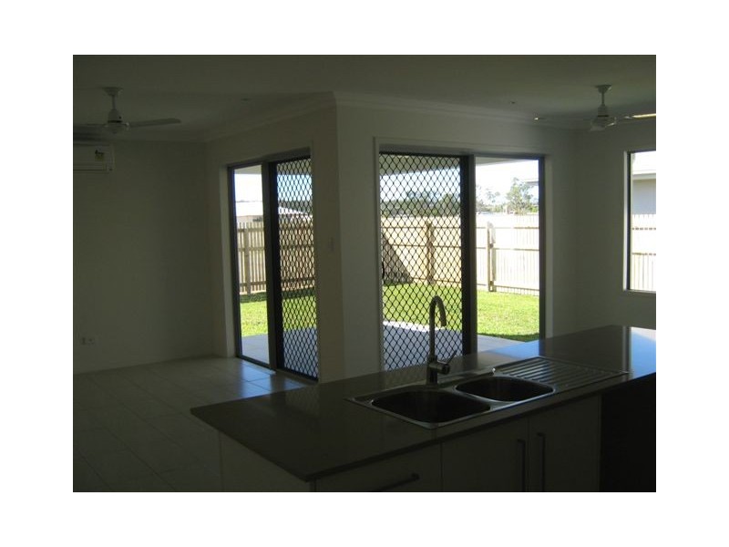 17 Summergold St, Mount Low QLD 4818