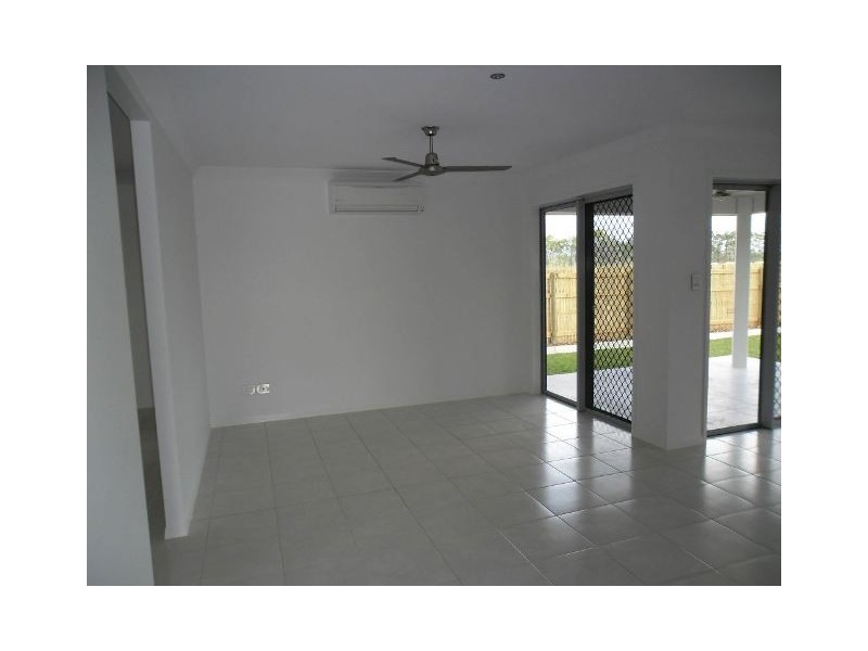 4 Chislett Court, Mount Low QLD 4818