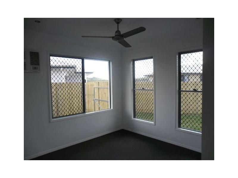 4 Chislett Court, Mount Low QLD 4818