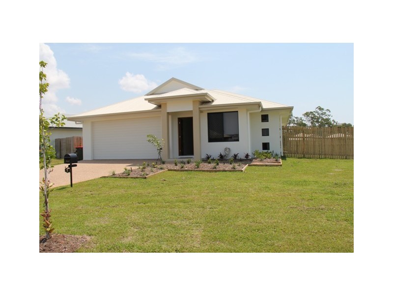 1 Lochern Way, Bushland Beach QLD 4818