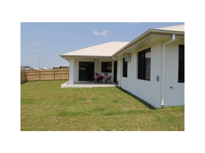1 Lochern Way, Bushland Beach QLD 4818
