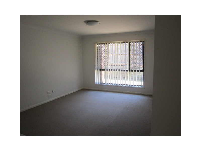 33 Chanel Court, Wulkuraka QLD 4305