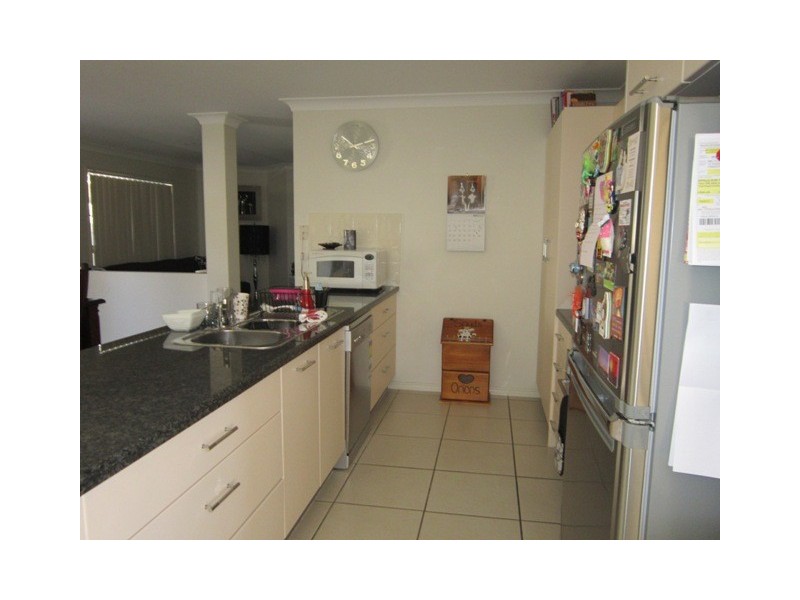13 Angela Place, Yamanto QLD 4305