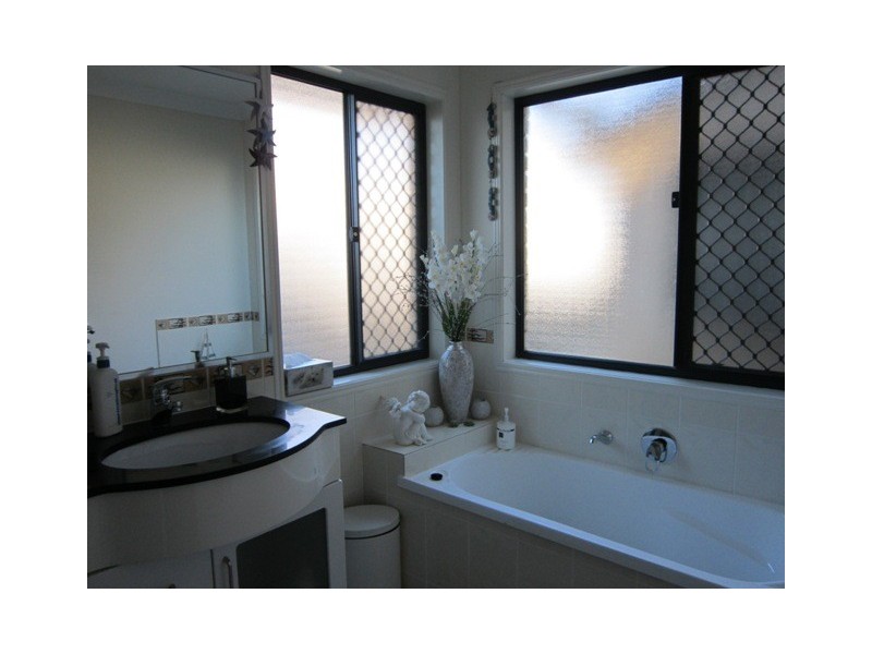 13 Angela Place, Yamanto QLD 4305