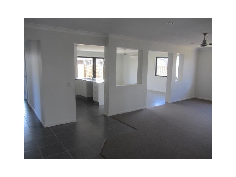 165 Whitehaven  Court, Blacks Beach QLD 4740