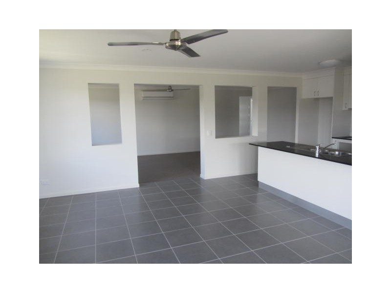 165 Whitehaven  Court, Blacks Beach QLD 4740