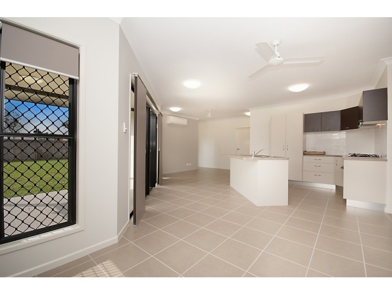 3 Black Apple Ave, Mount Low QLD 4818