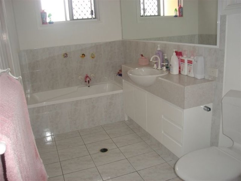 20 Massachusetts Ct, Varsity Lakes QLD 4227