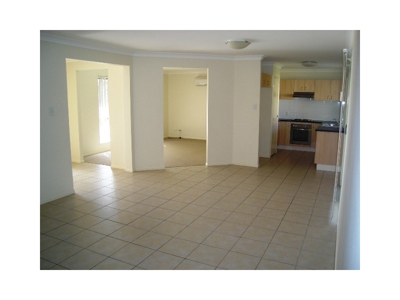 26 Moffatt Rd, Waterford West QLD 4133