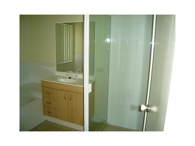 26 Moffatt Rd, Waterford West QLD 4133