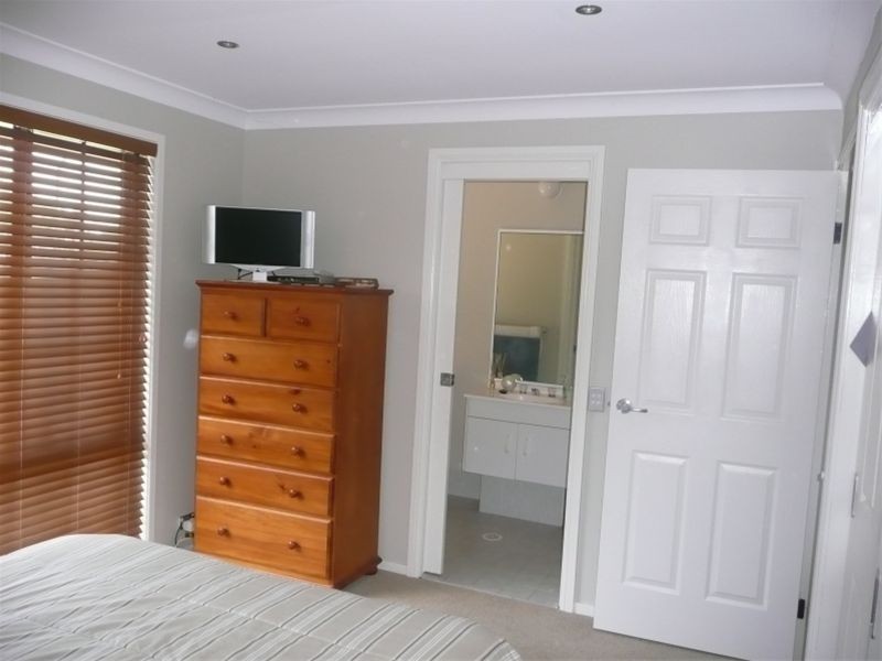 Wattle Grove NSW 2173