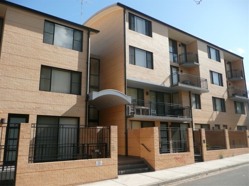 16-11 CHARLES STREET, Liverpool NSW 2170