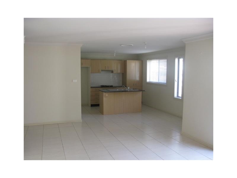 32 Arras Place, Prestons NSW 2170