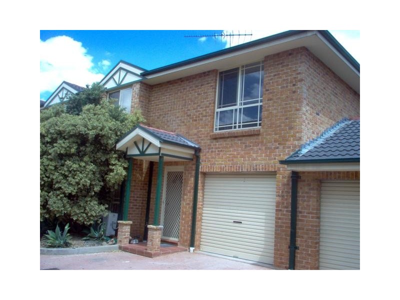 2/10-12 Webster Road, Lurnea NSW 2170