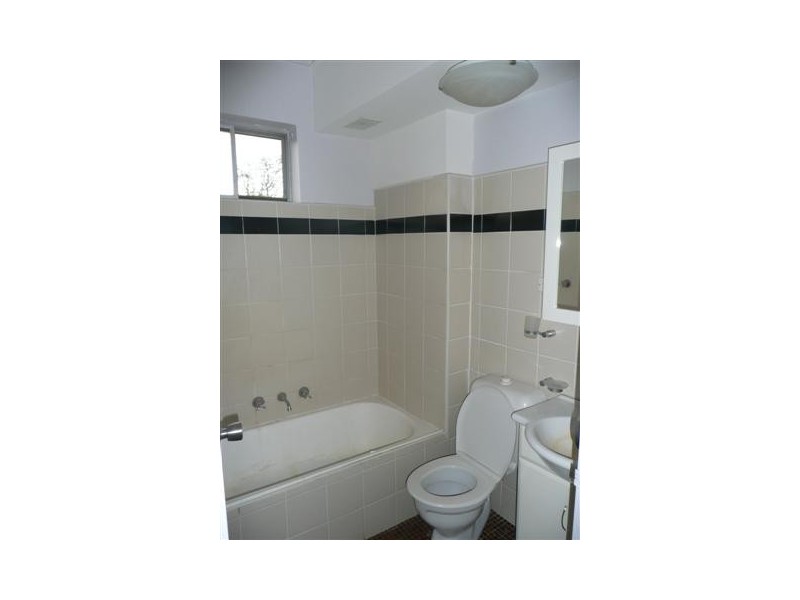 12/8 DRUMMOND STREET, Warwick Farm NSW 2170