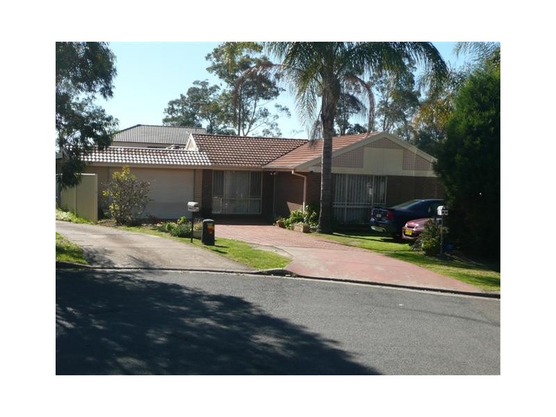 100 COCKATIEL CIRCUIT, Green Valley NSW 2168