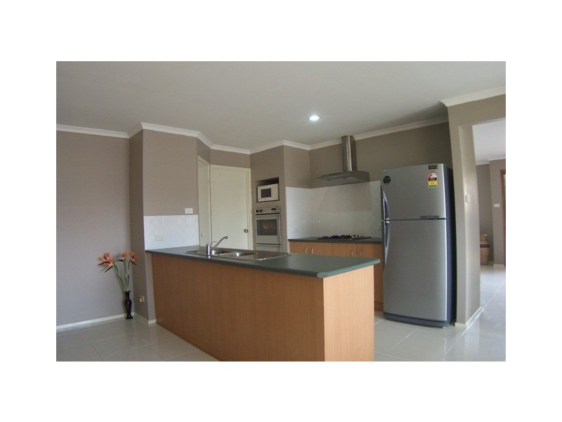 11 MOY CLOSE, Prestons NSW 2170