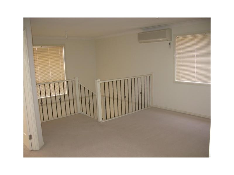 32 Arras Place, Prestons NSW 2170