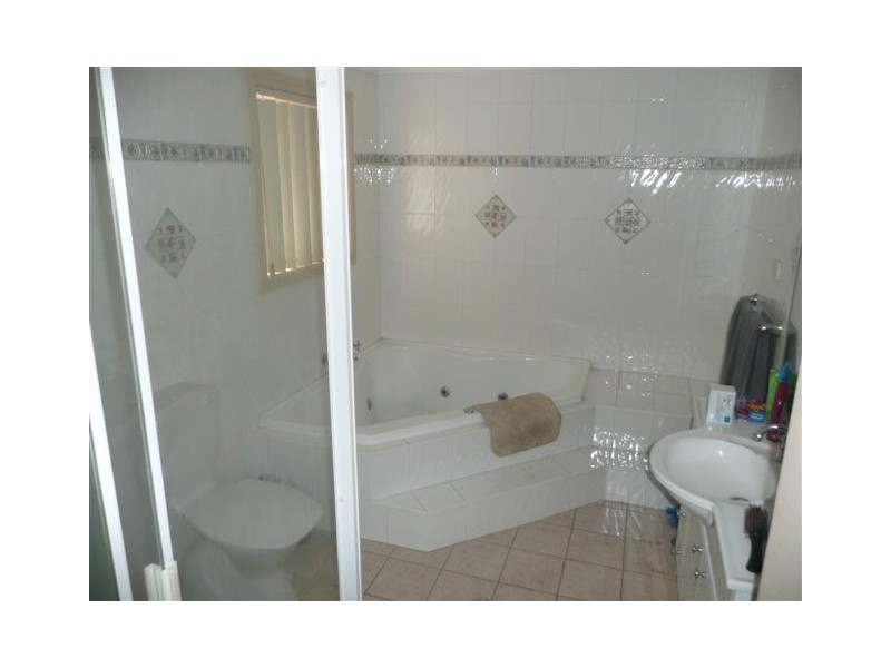 4B Bradshaw Avenue, Moorebank NSW 2170