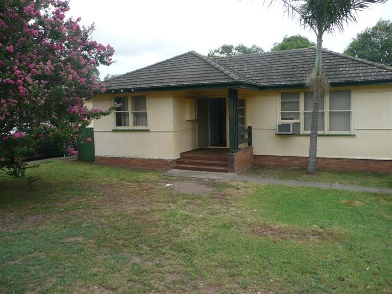 27 FACEY CRESCENT, Lurnea NSW 2170