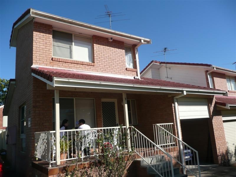 1/63 Canterbury Road, Glenfield NSW 2167