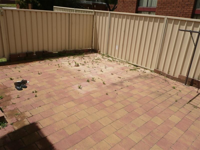 1/63 Canterbury Road, Glenfield NSW 2167