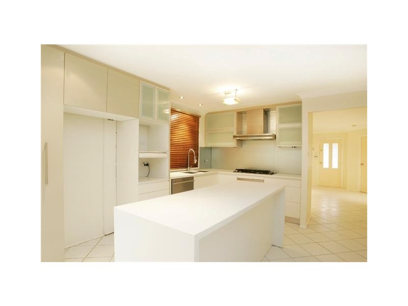 8 Royala Close, Prestons NSW 2170