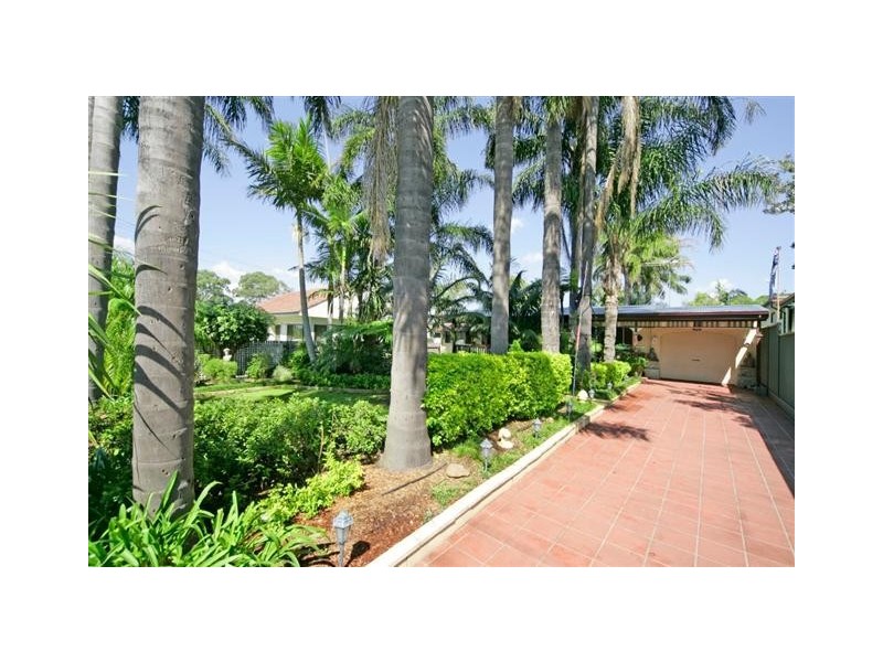 43 Stewart Avenue, Hammondville NSW 2170