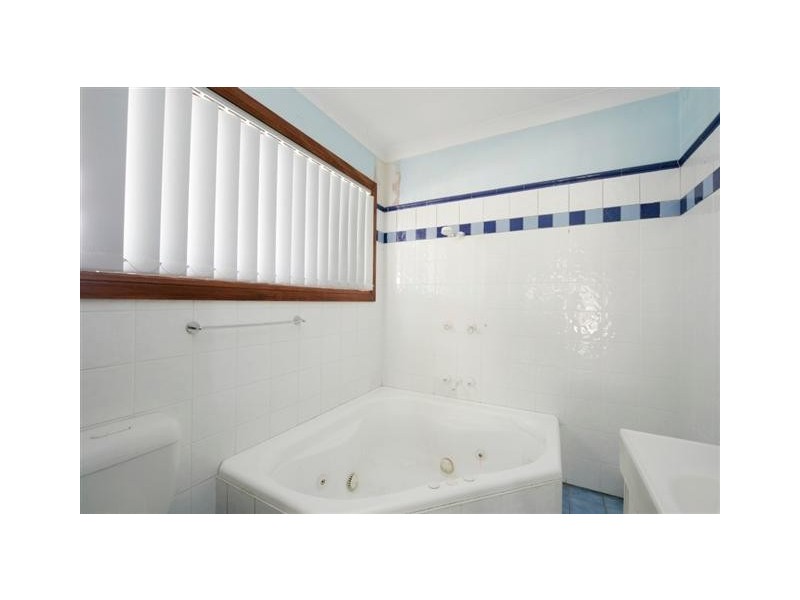 41 Stewart Avenue, Hammondville NSW 2170