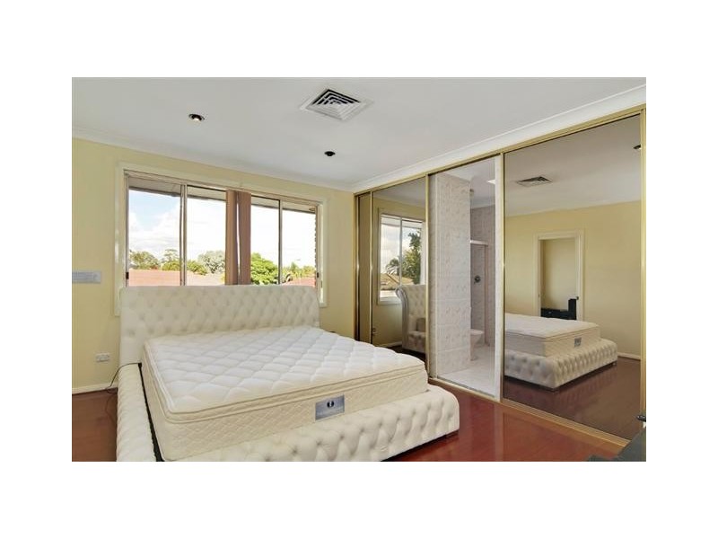 10 Cloncurry Place, Wakeley NSW 2176