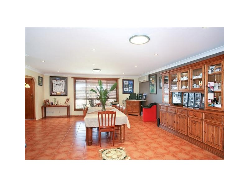 5 Waygara Avenue, Green Valley NSW 2168