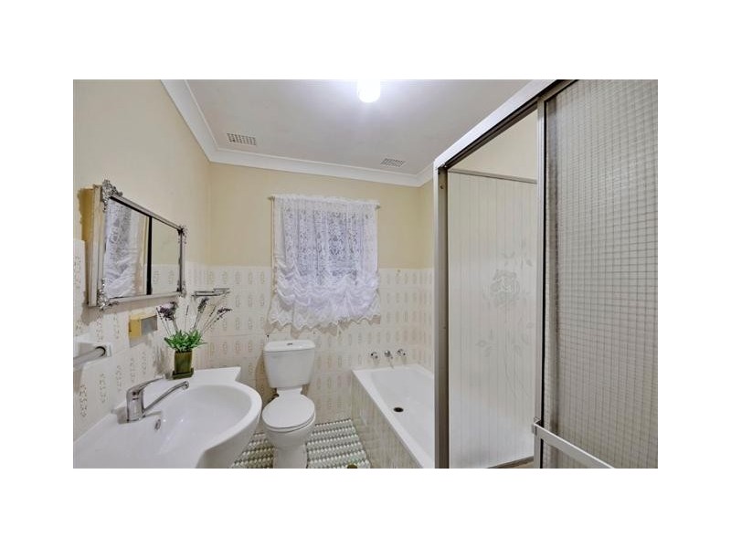 26 Amalfi Street, Lurnea NSW 2170