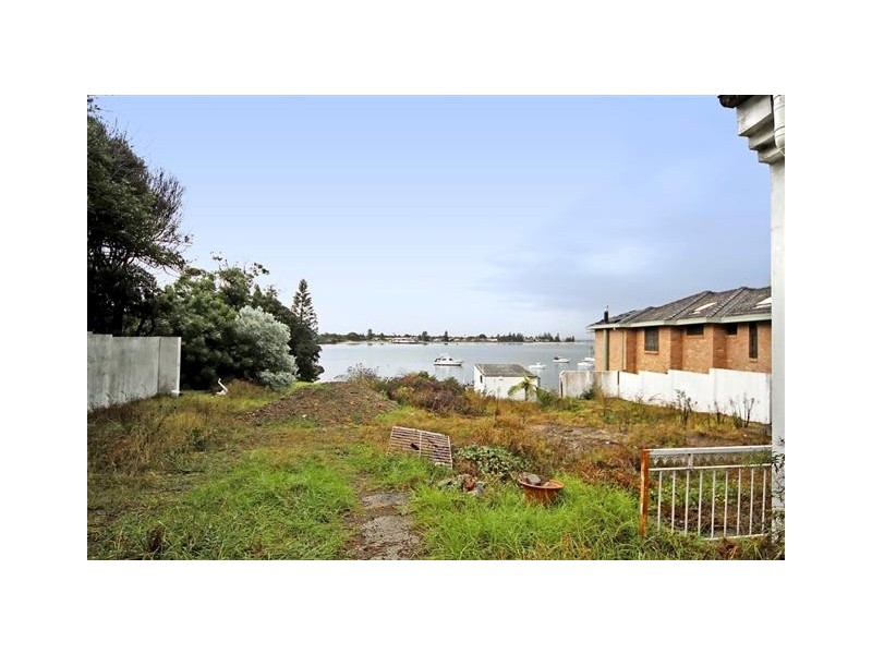 2 Woodlands Road, Taren Point NSW 2229