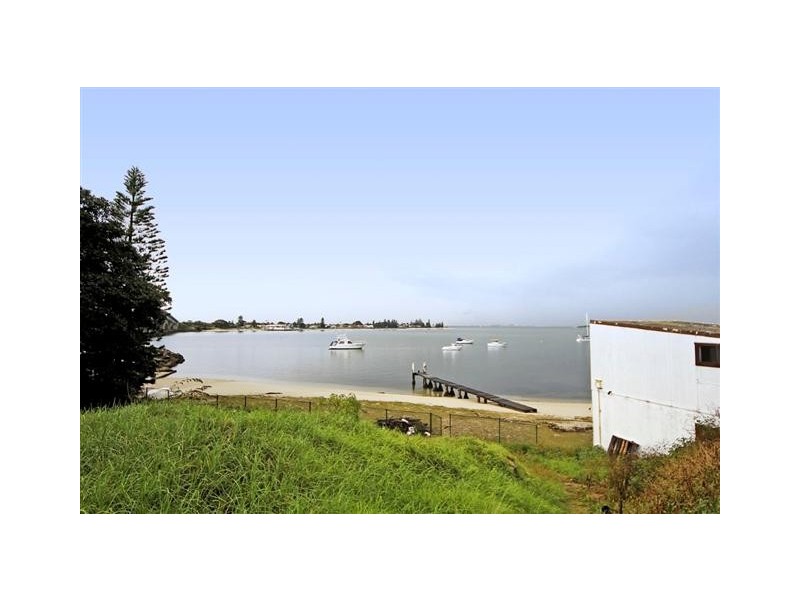 2 Woodlands Road, Taren Point NSW 2229